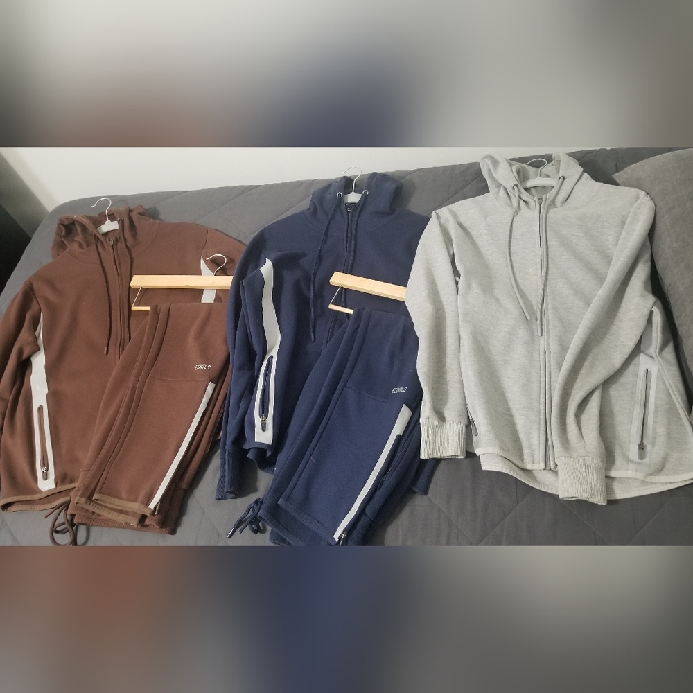 Esntls track suits